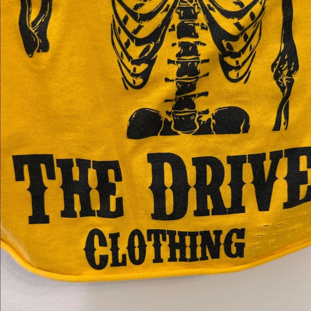 Cropped Yellow Graphic Tee - Women - Picture 5 of 6